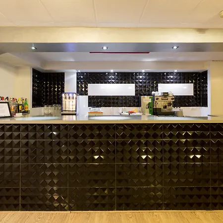 Hotel Familia Conde