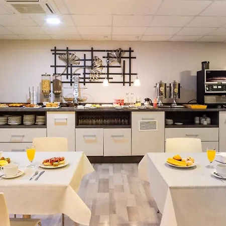 Hotel Familia Conde 3*